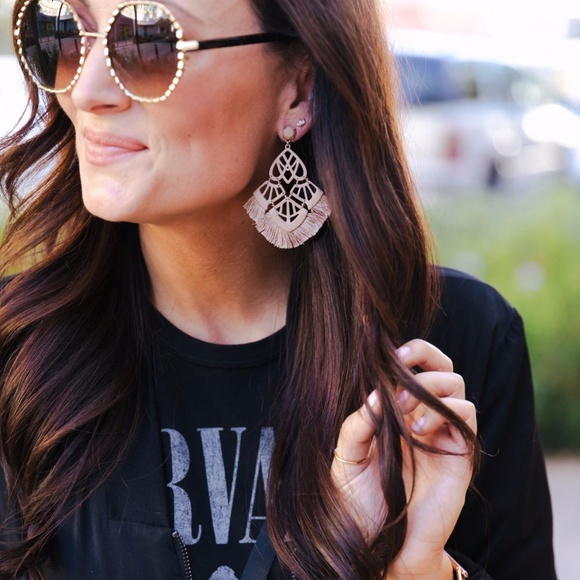 Stella & Dot Alexandria Earrings Taupe Blush Retired Statement Tassel 3” - Picture 1 of 11